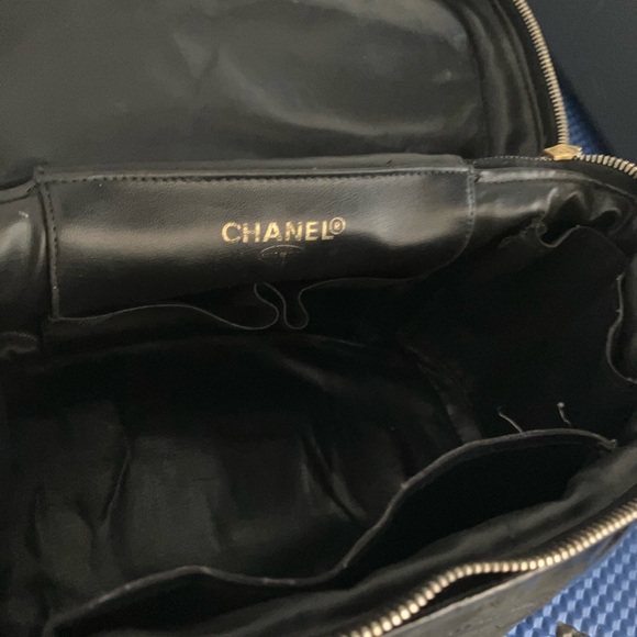 Chanel Vanity & Chanel KeyCharm - Picture 10 of 11